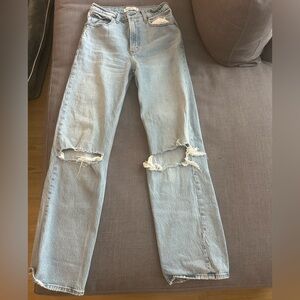 Abercrombie & Fitch “The 90’s Relaxed Jean High Rise” size 27
